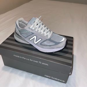 Womens New Balance 990v5